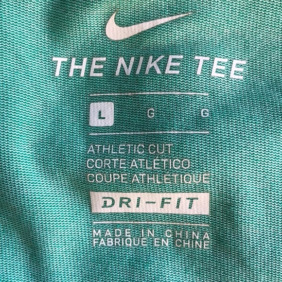 Nike Drifit green logo t-shirt. Large - Picture 3 of 3